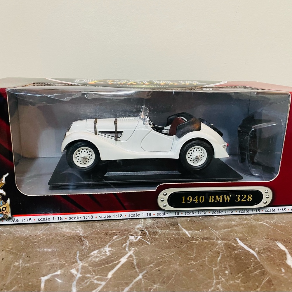 Vintage Road Legends Diecast 1:18 Scale 1940 BMW 328 NIB